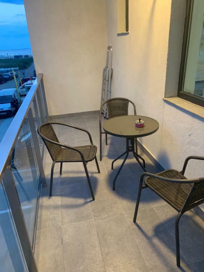 Garsoniera De La Mare Lägenhet Năvodari Exteriör bild